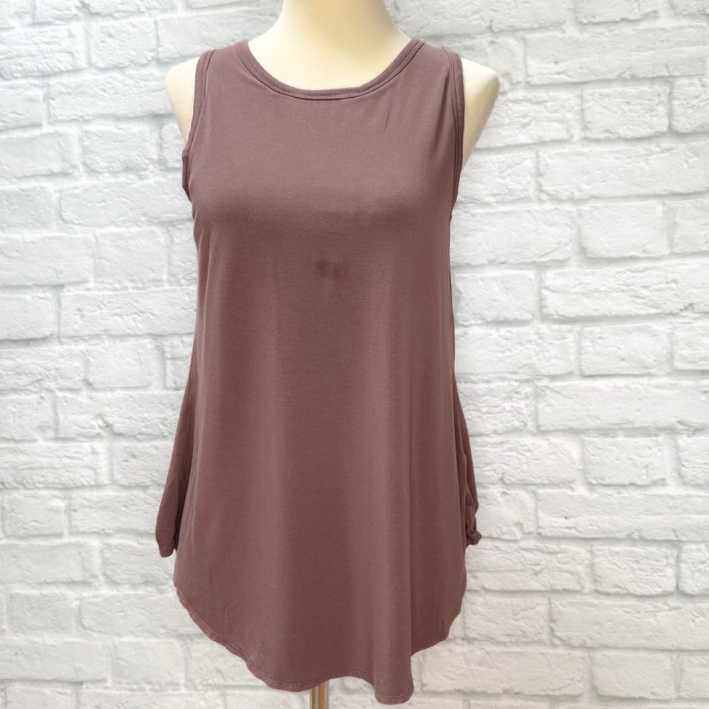 SHEBIRD sz 3 mesh back tank top in a purple brown, S/M.